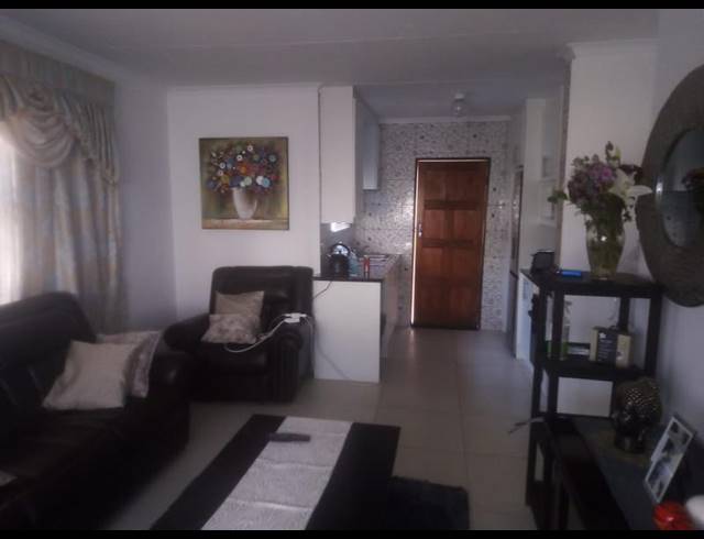 2 BEDROOM HOUSE FOR SALE IN VANDERBIJLPARK CE 3